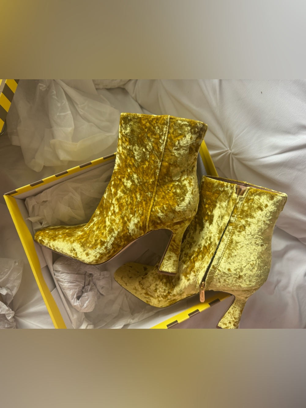 Circus by Sam Edelman Emma Crushed Velvet Ankle Boots in Mustard Yellow NEW
